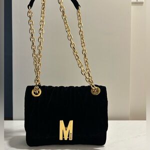Moschino Logo-plaque velvet-effect crossbody bag